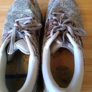 Brooks Women's Athletic Running Shoes in Gray and Burgundy